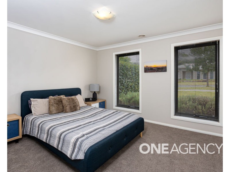 48 STRICKLAND DRIVE, Boorooma NSW 2650