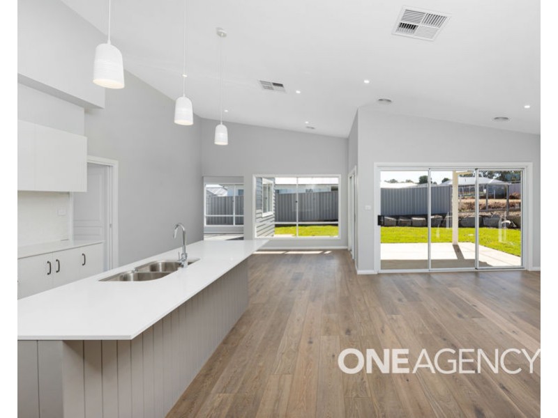 130 VALENCIA DRIVE, Gobbagombalin NSW 2650