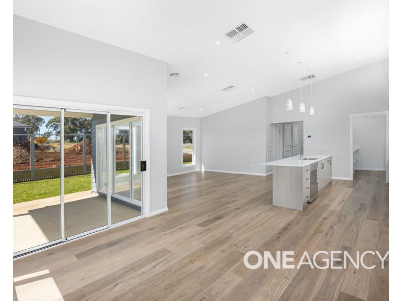 130 VALENCIA DRIVE, Gobbagombalin NSW 2650