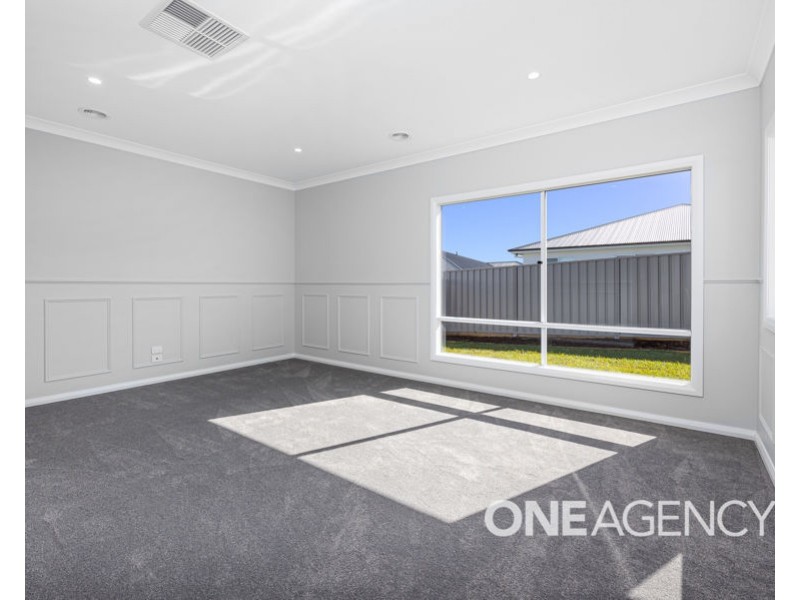 130 VALENCIA DRIVE, Gobbagombalin NSW 2650
