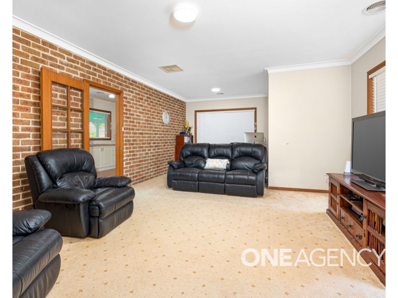 11 LAMILLA STREET, Glenfield Park NSW 2650