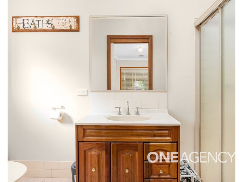 11 LAMILLA STREET, Glenfield Park NSW 2650