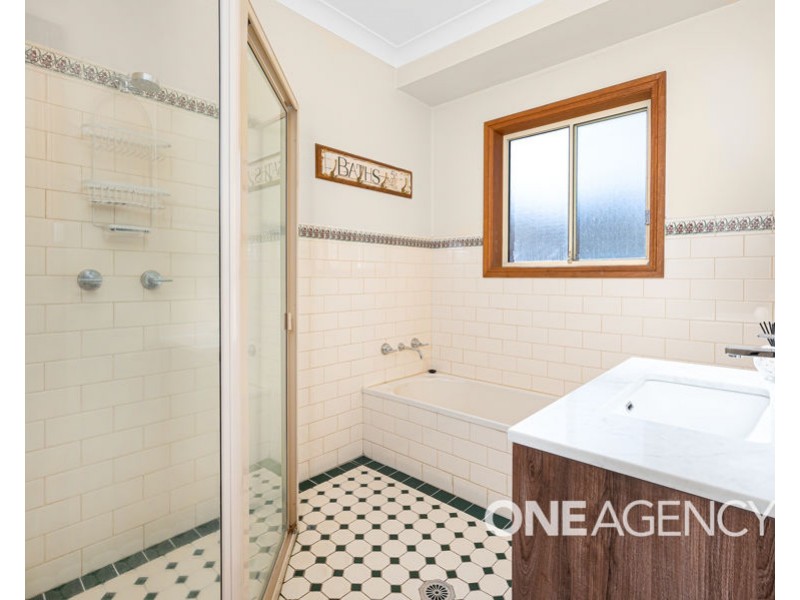 11 LAMILLA STREET, Glenfield Park NSW 2650