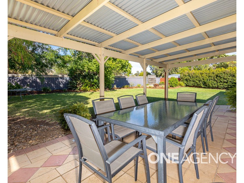 11 LAMILLA STREET, Glenfield Park NSW 2650