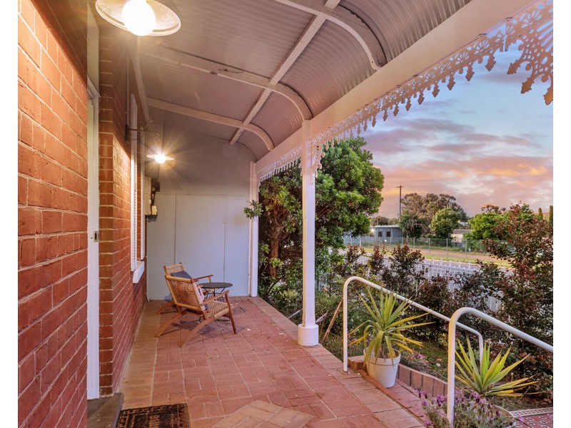 86 RAILWAY STREET, Turvey Park NSW 2650