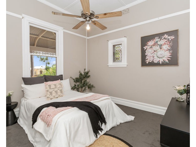 86 RAILWAY STREET, Turvey Park NSW 2650