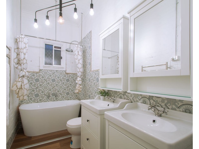 86 RAILWAY STREET, Turvey Park NSW 2650