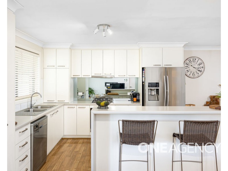 52 MAPLE ROAD, Lake Albert NSW 2650