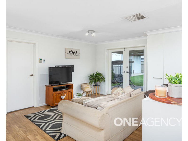 52 MAPLE ROAD, Lake Albert NSW 2650