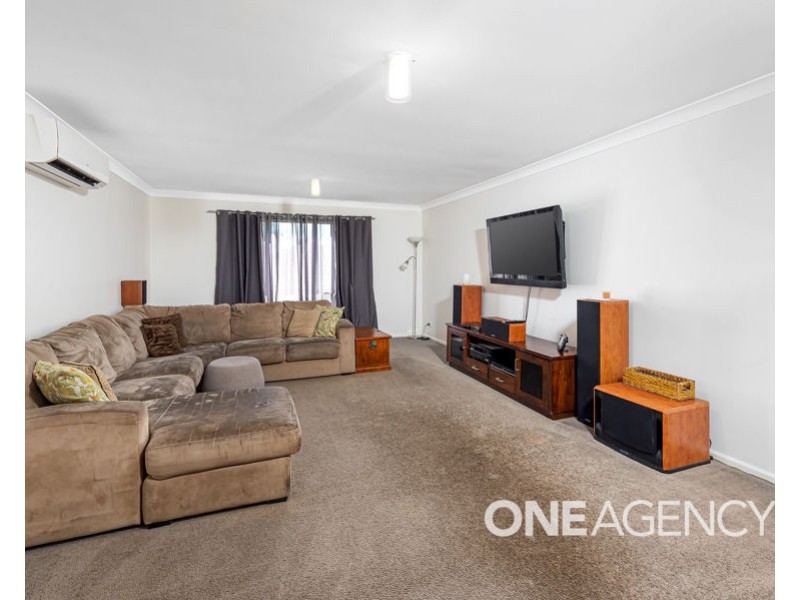 52 MAPLE ROAD, Lake Albert NSW 2650