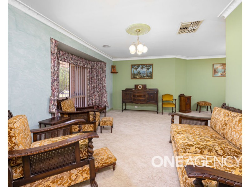 9 KIRRANG AVENUE, Glenfield Park NSW 2650
