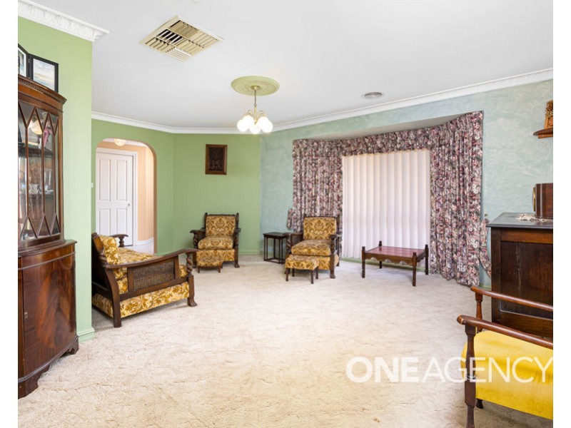 9 KIRRANG AVENUE, Glenfield Park NSW 2650