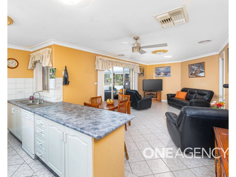 9 KIRRANG AVENUE, Glenfield Park NSW 2650