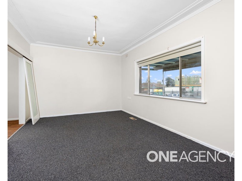 1 MANOORA AVENUE, Mount Austin NSW 2650