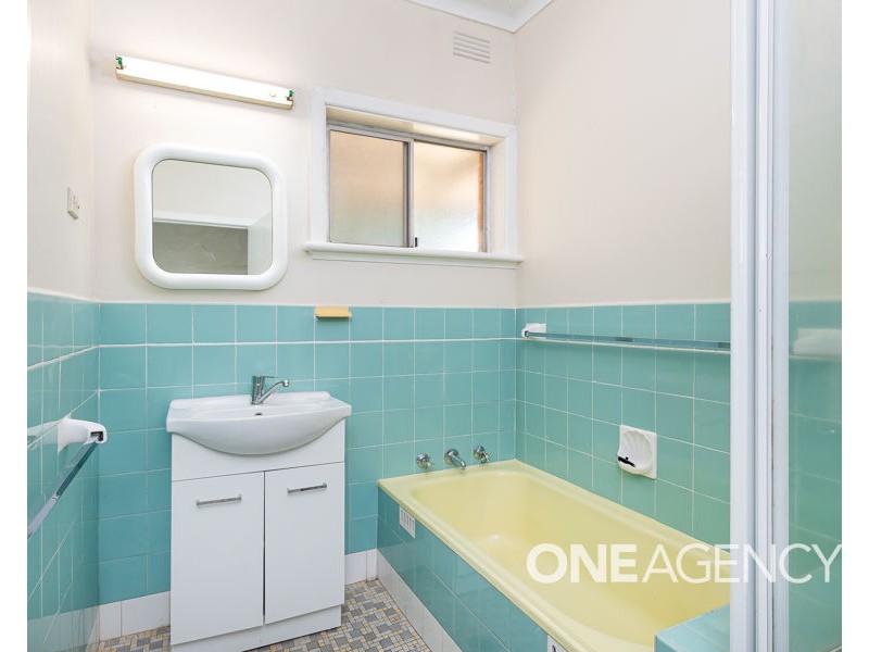 1 MANOORA AVENUE, Mount Austin NSW 2650