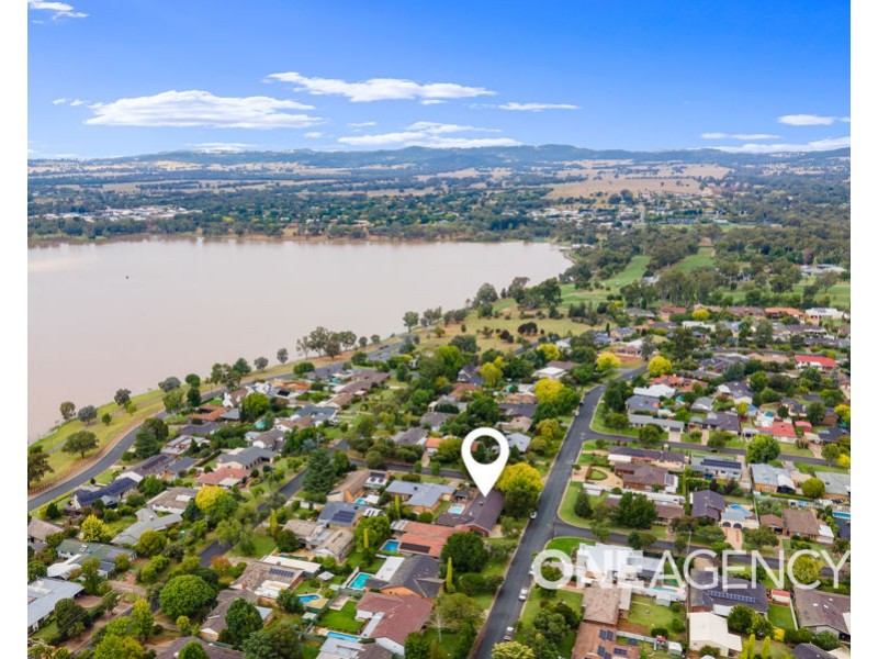 3 LASSWADE STREET, Lake Albert NSW 2650