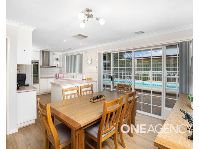 3 LASSWADE STREET, Lake Albert NSW 2650