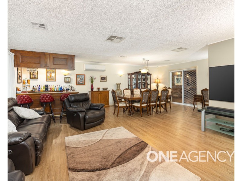 3 LASSWADE STREET, Lake Albert NSW 2650