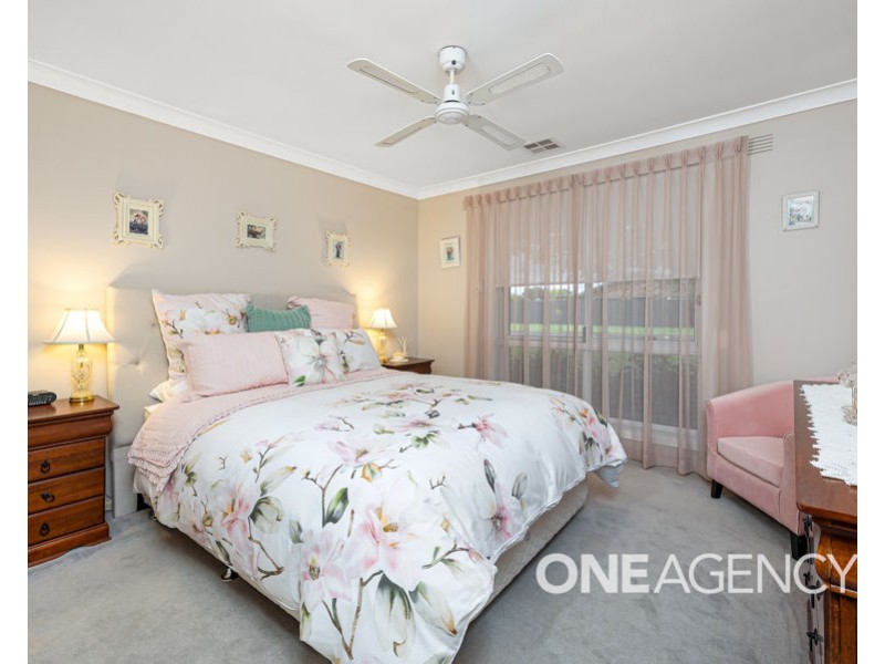 3 LASSWADE STREET, Lake Albert NSW 2650