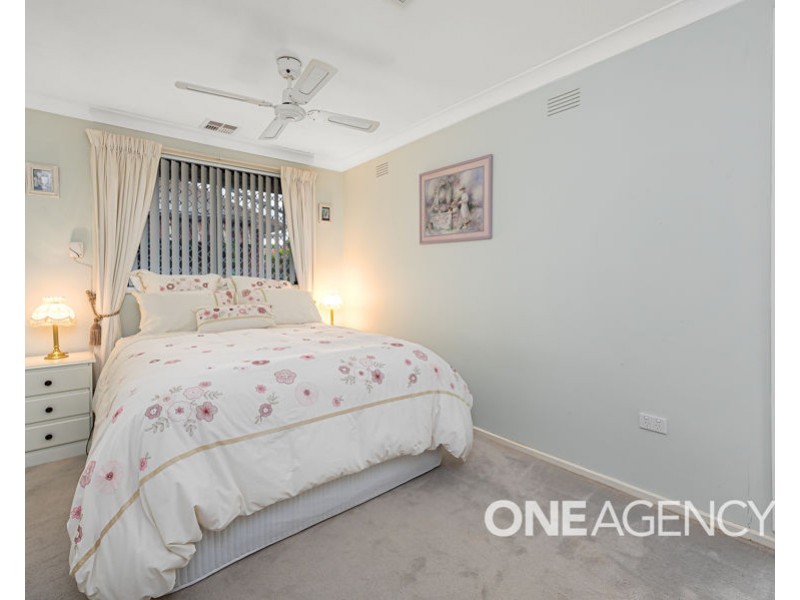 3 LASSWADE STREET, Lake Albert NSW 2650