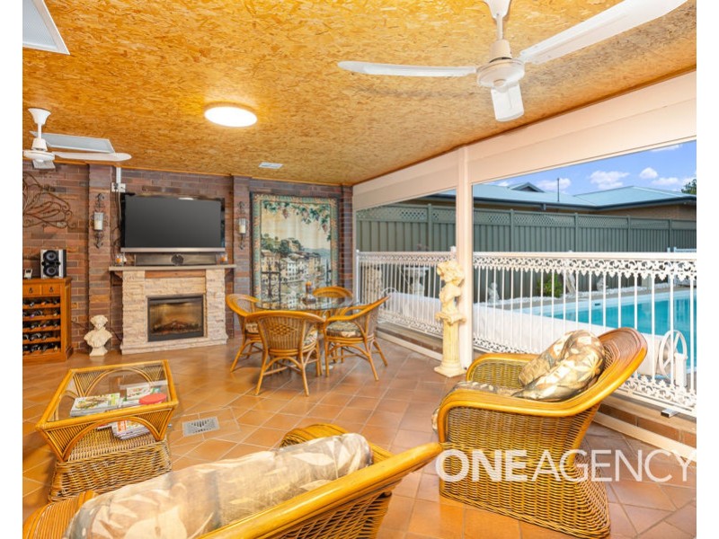 3 LASSWADE STREET, Lake Albert NSW 2650