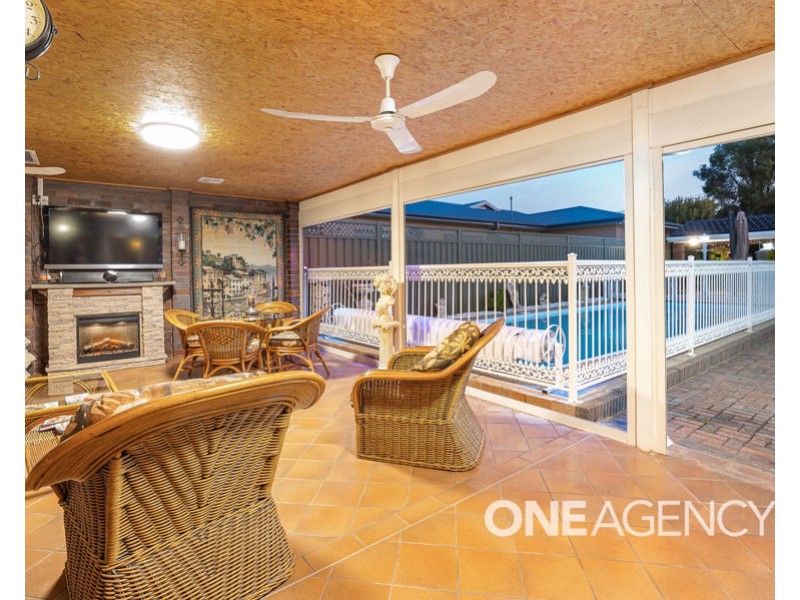 3 LASSWADE STREET, Lake Albert NSW 2650