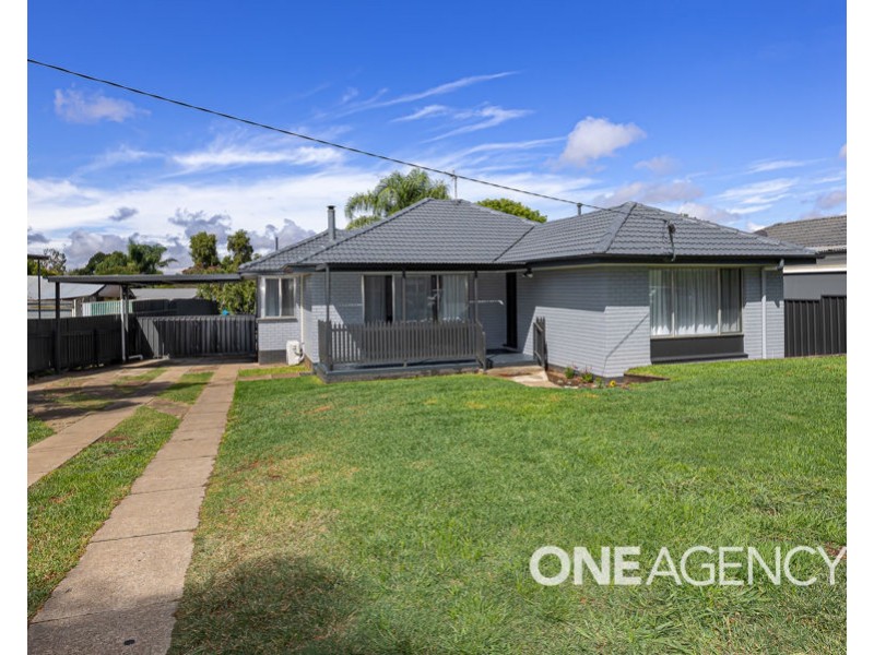 16 ZIEGLER AVENUE, Kooringal NSW 2650