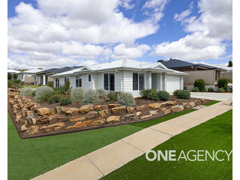 39 WATSON BOULEVARD, Lloyd NSW 2650