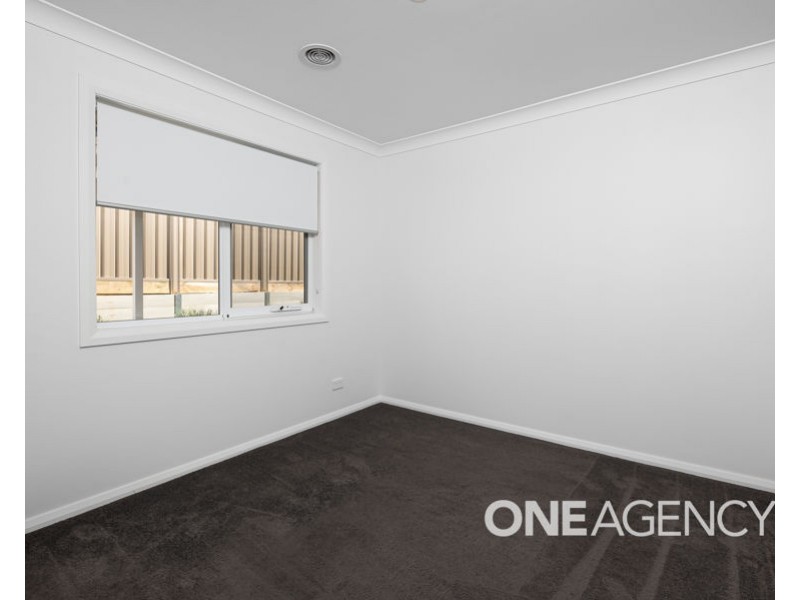 39 WATSON BOULEVARD, Lloyd NSW 2650
