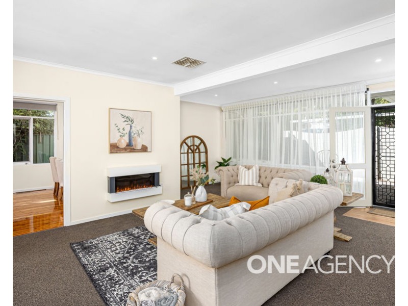 3 CHURCHILL AVENUE, Kooringal NSW 2650