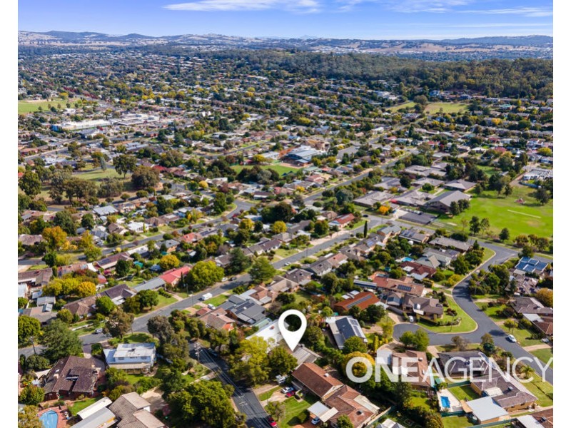 3 CHURCHILL AVENUE, Kooringal NSW 2650