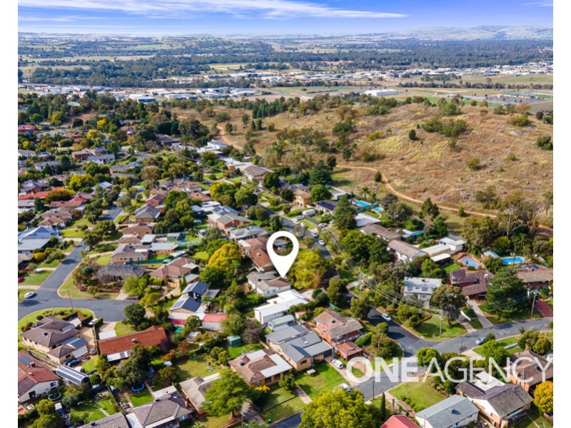 3 CHURCHILL AVENUE, Kooringal NSW 2650