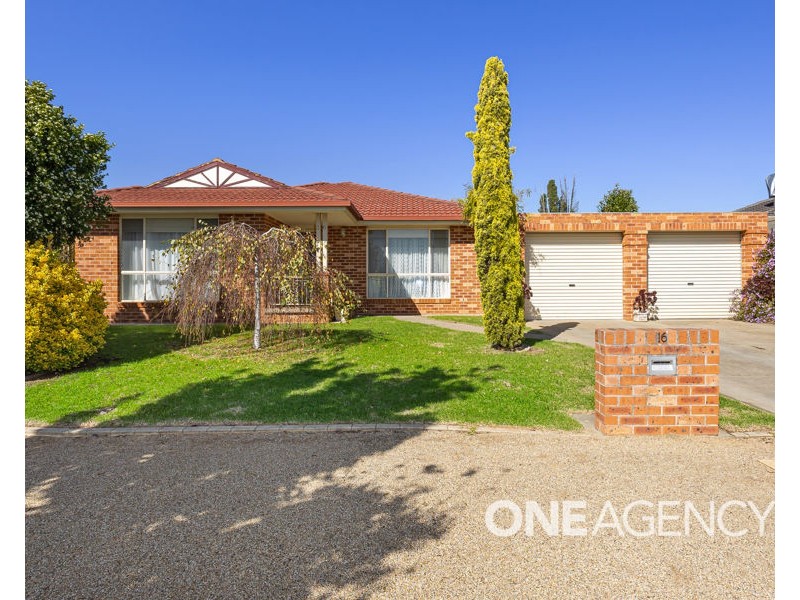 16 NUNKERI STREET, Glenfield Park NSW 2650