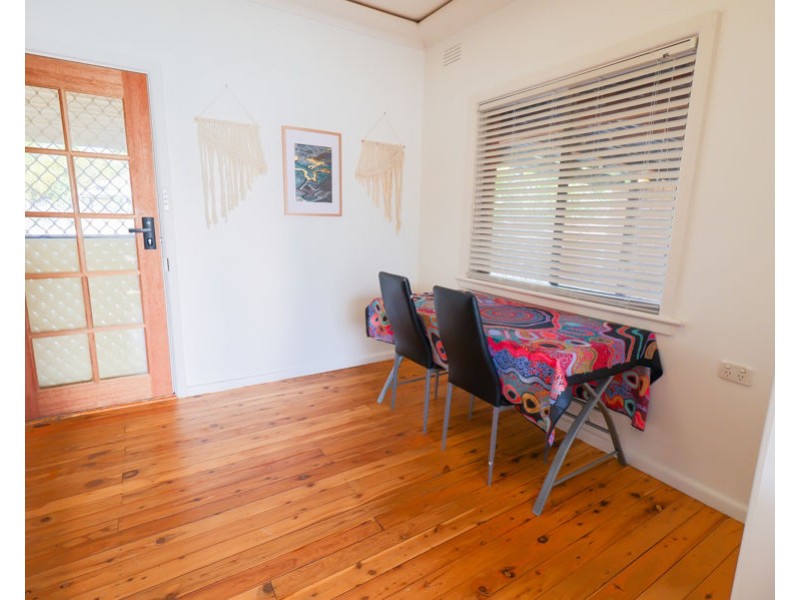 8 BELTANA AVENUE, Mount Austin NSW 2650