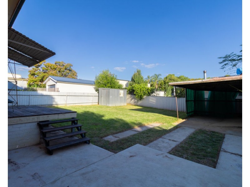 8 BELTANA AVENUE, Mount Austin NSW 2650
