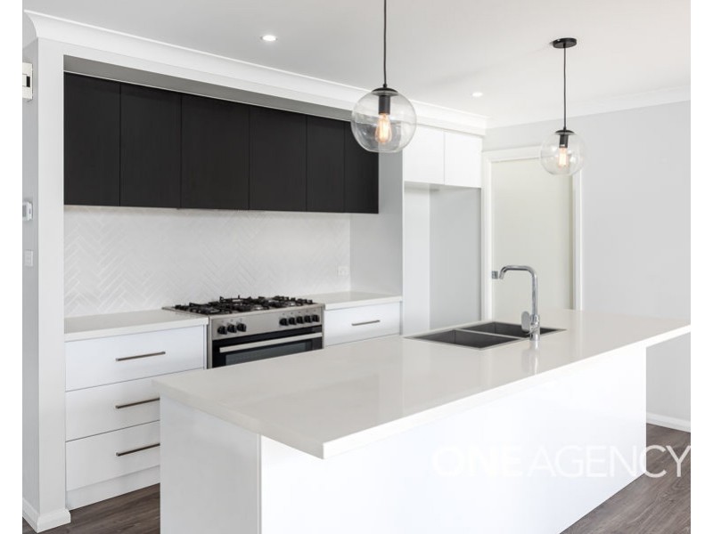 4 WINTER AVENUE, Gobbagombalin NSW 2650