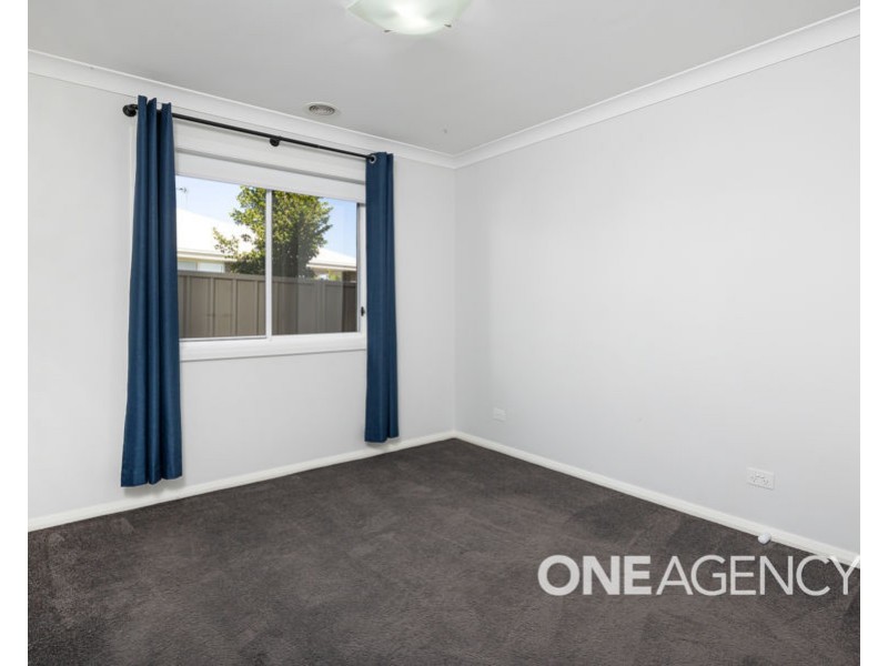 4 WINTER AVENUE, Gobbagombalin NSW 2650