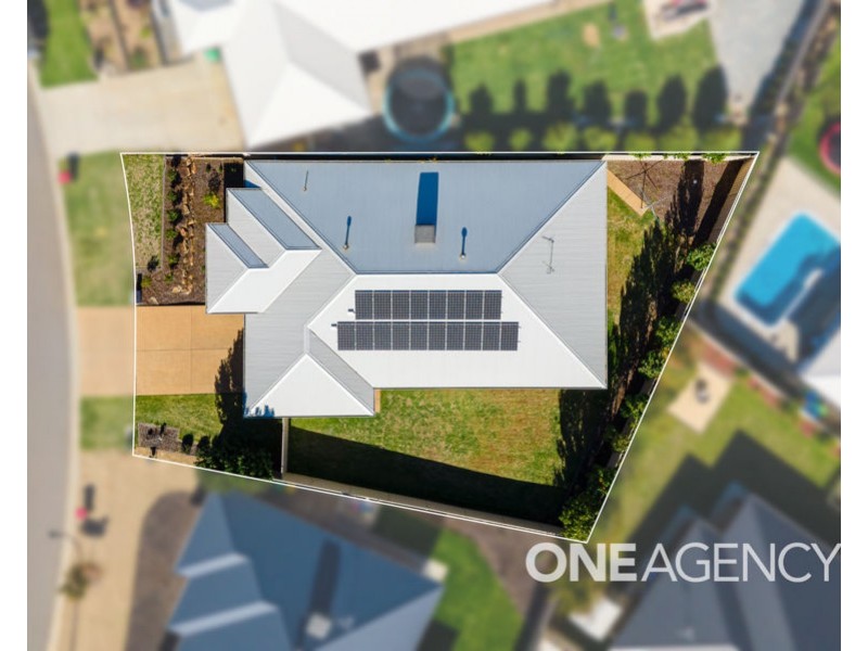 4 WINTER AVENUE, Gobbagombalin NSW 2650