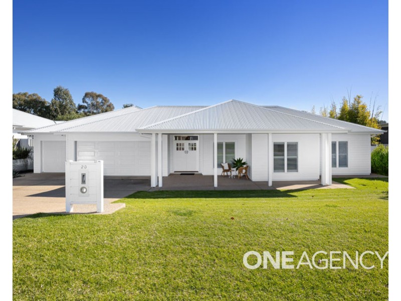 20 LAKESEND PLACE, Lake Albert NSW 2650