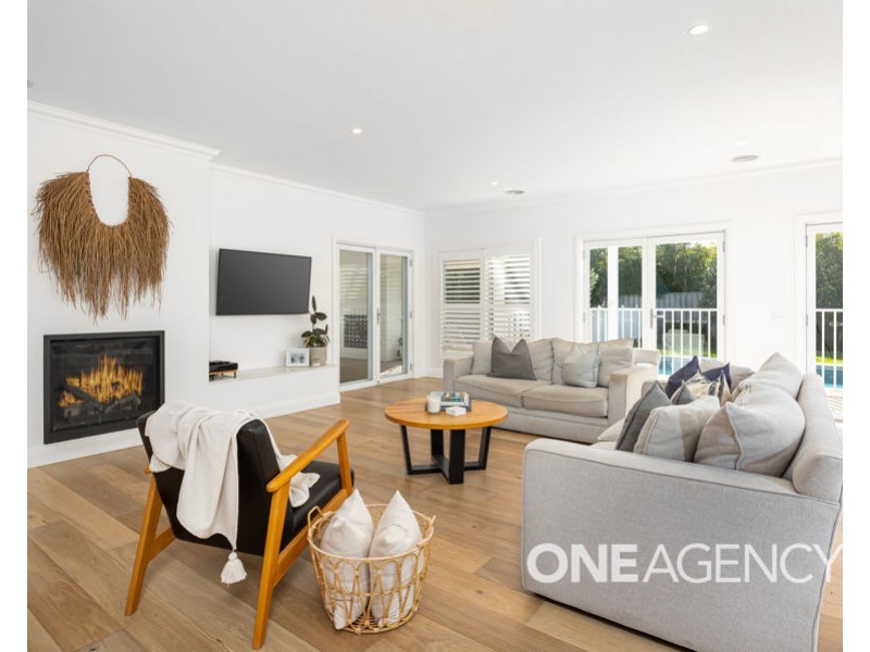 20 LAKESEND PLACE, Lake Albert NSW 2650