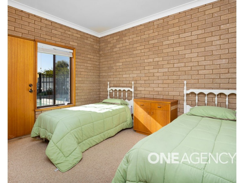 5 MYALL CRESCENT, Lake Albert NSW 2650