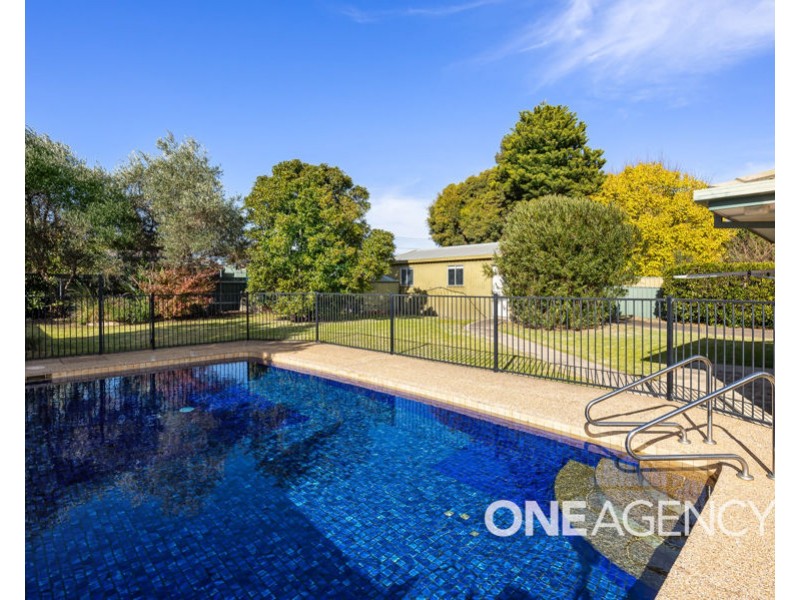 5 MYALL CRESCENT, Lake Albert NSW 2650