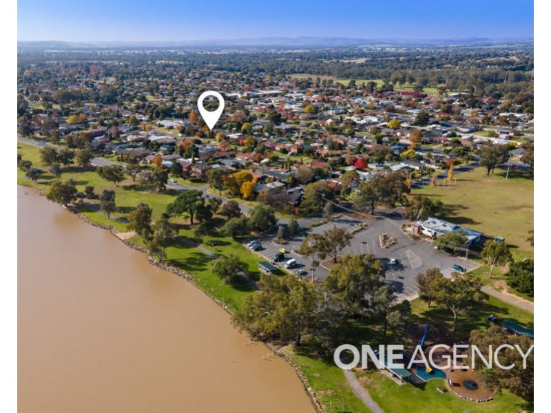 5 MYALL CRESCENT, Lake Albert NSW 2650