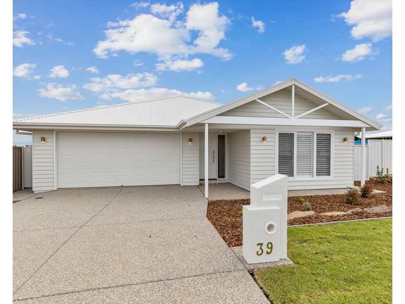 39 VALENCIA DRIVE, Gobbagombalin NSW 2650