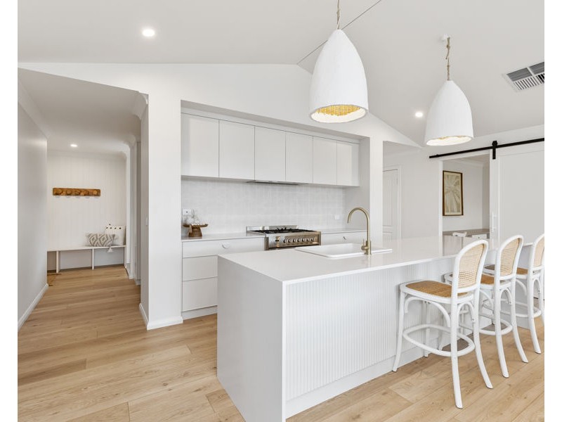 39 VALENCIA DRIVE, Gobbagombalin NSW 2650