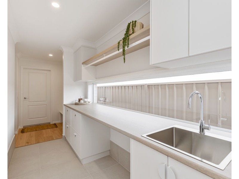 39 VALENCIA DRIVE, Gobbagombalin NSW 2650