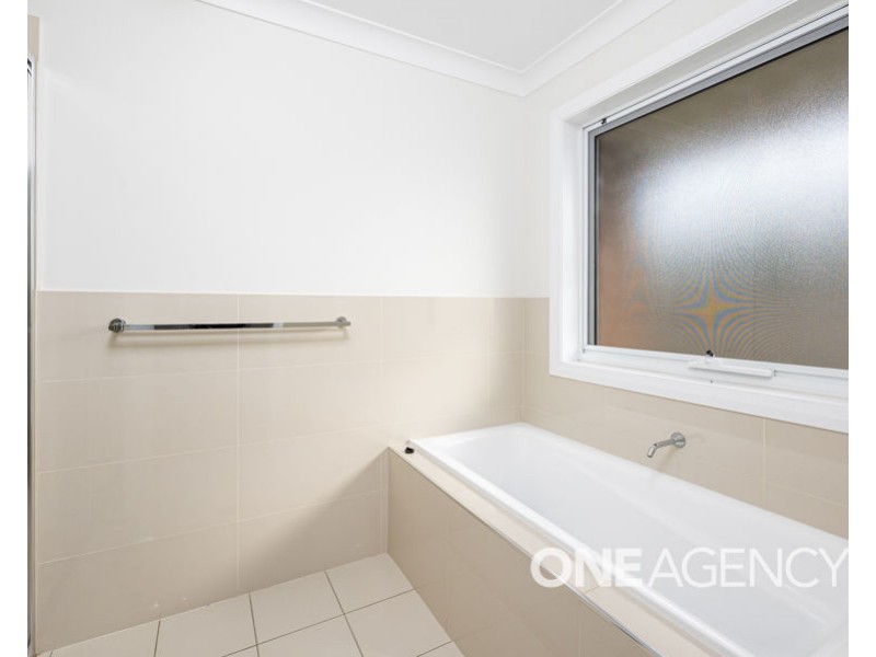2 BARMEDMAN AVENUE, Gobbagombalin NSW 2650