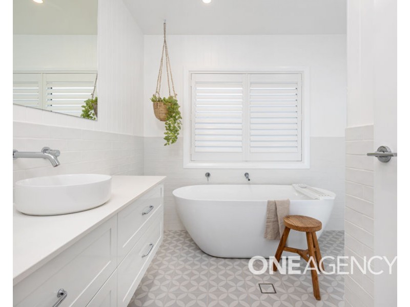 15 DALLAS AVENUE, Gobbagombalin NSW 2650