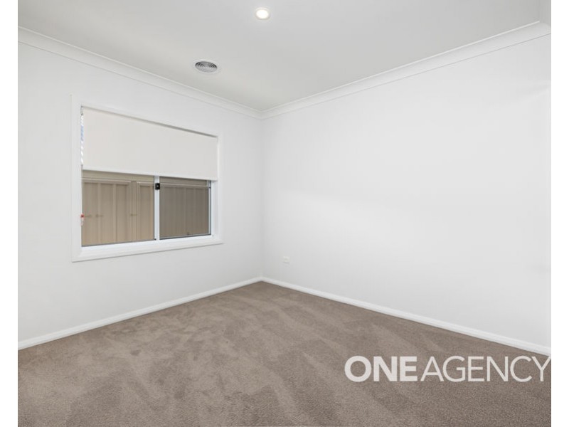 102 VALENCIA DRIVE, Gobbagombalin NSW 2650
