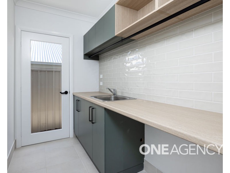 102 VALENCIA DRIVE, Gobbagombalin NSW 2650